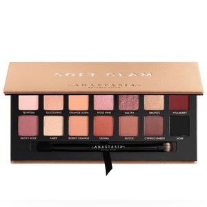Anastasia Beverly Hills
Soft Glam Eyeshadow Palette